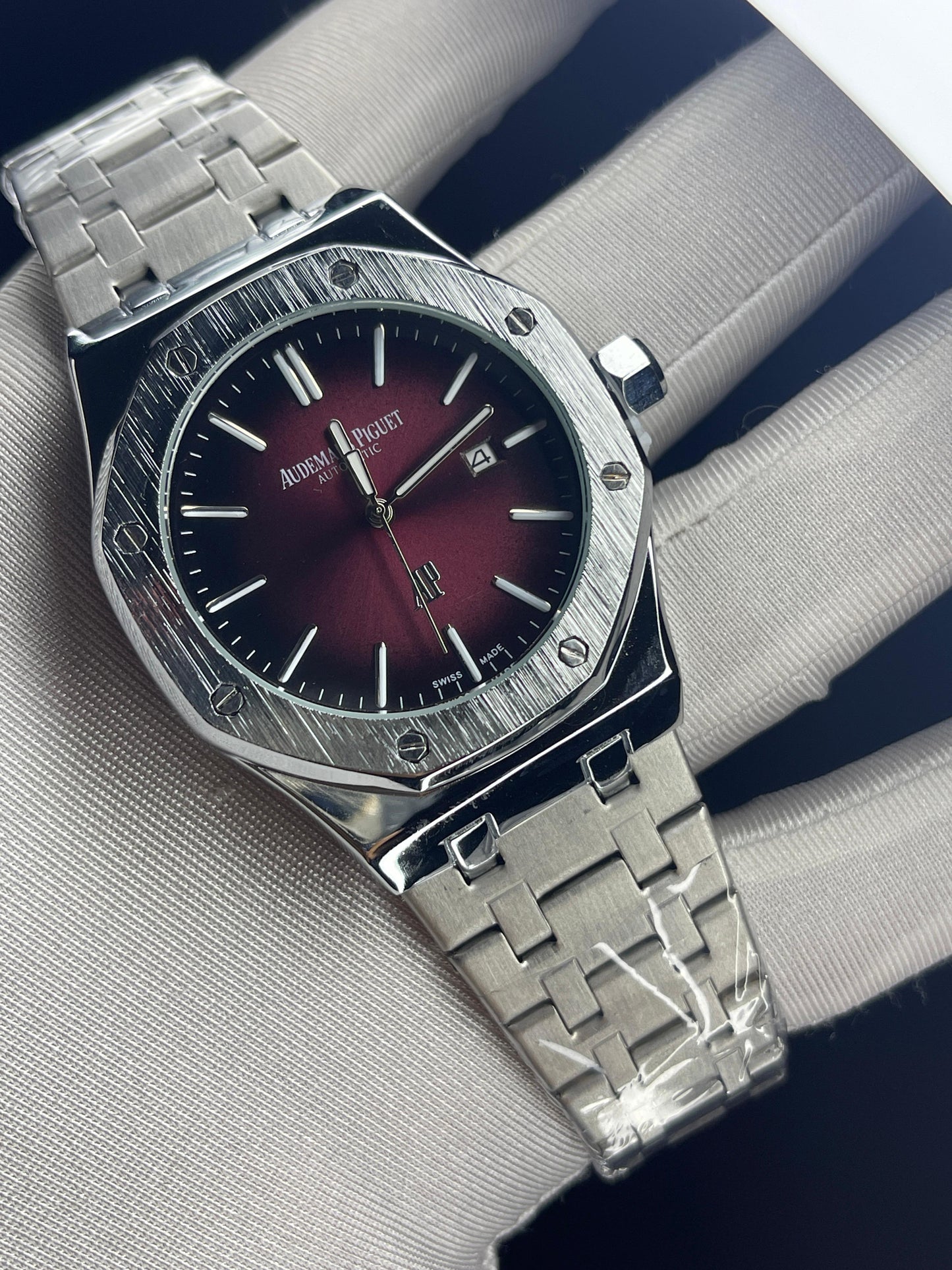 Audemars Piguet Royal Oak Simple Dial AA GRADE - Red Dial